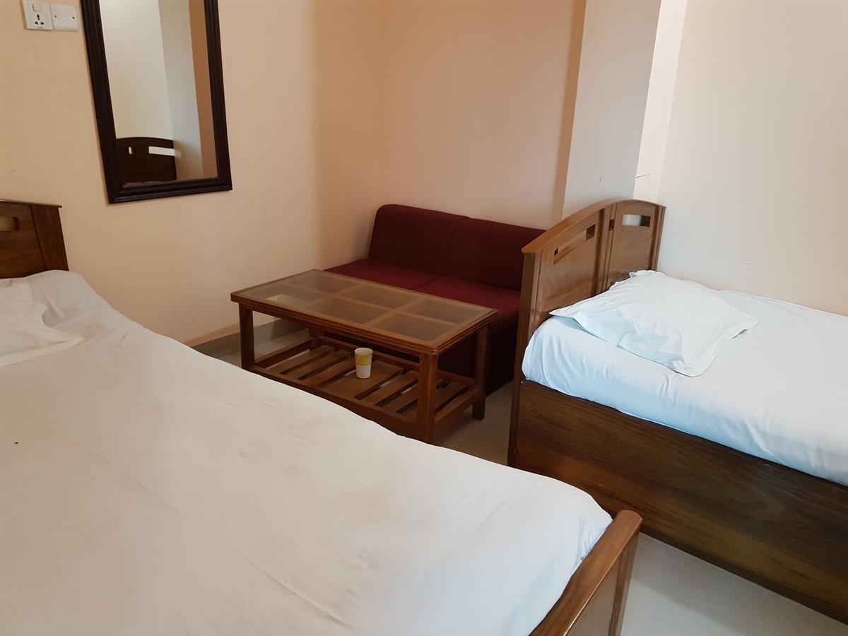 Hotel Diamond Park Dakhin Kattali Dış mekan fotoğraf