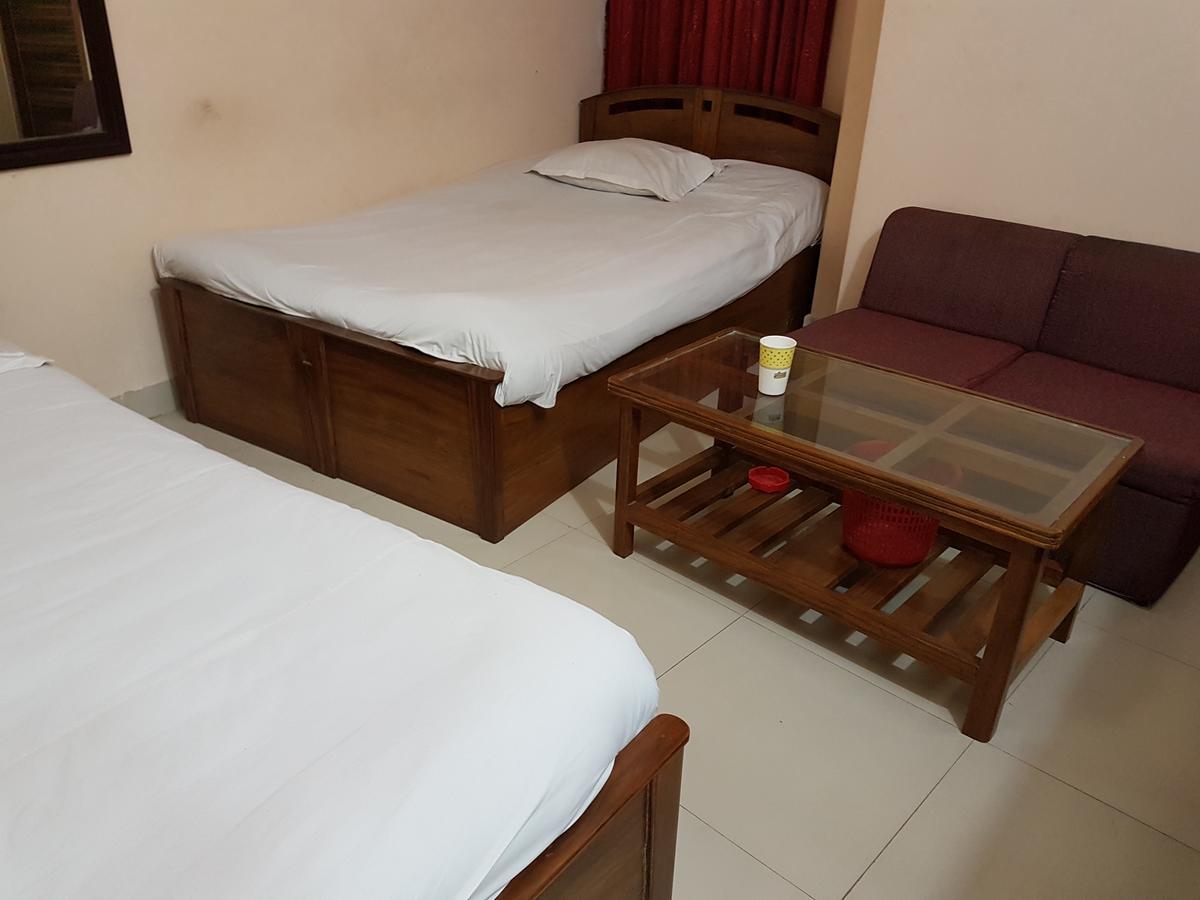 Hotel Diamond Park Dakhin Kattali Dış mekan fotoğraf